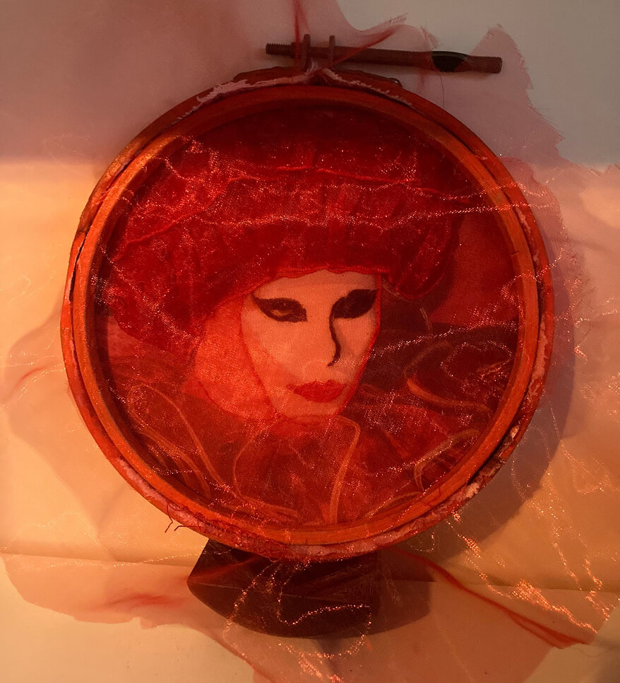lady-in-red-wydia